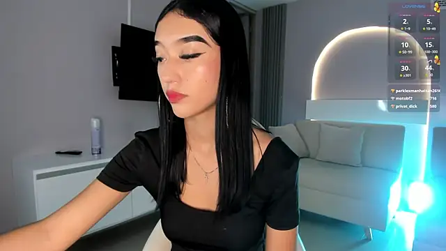 Snapshot of millieskinny_ chatting on October 12, 5:43 am millieskinny online show from October 12, 5:43 am