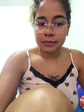 VitoriaFernandes online show from November 29, 4:55 pm