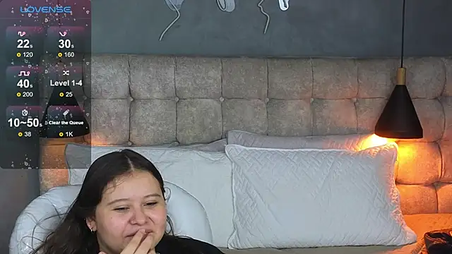 Laia and Aloby online show from December 18, 10:14 pm