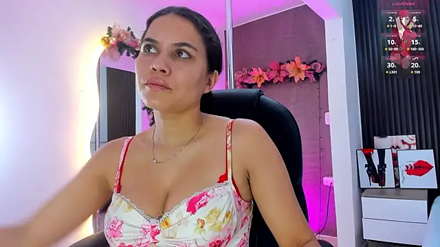 natasha  jackson online show from November 30, 12:09 pm