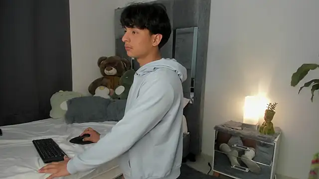 All3ssandr0 online show from November 7, 1:22 am