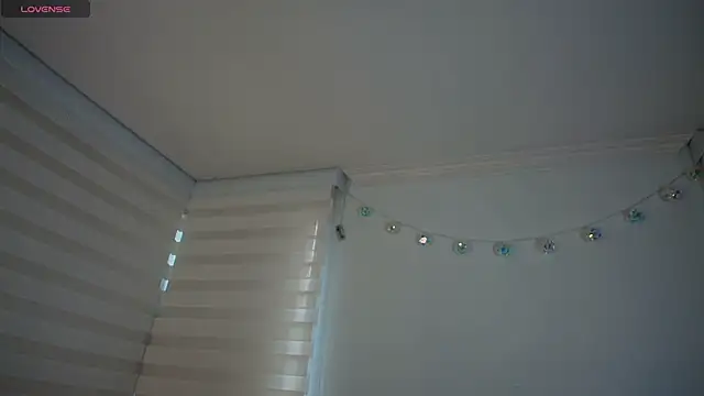 venusleroy  online show from April 16, 10:45 pm