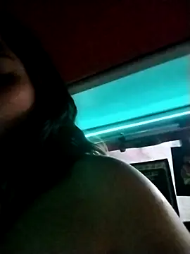 lucylovles online show from November 30, 9:35 am