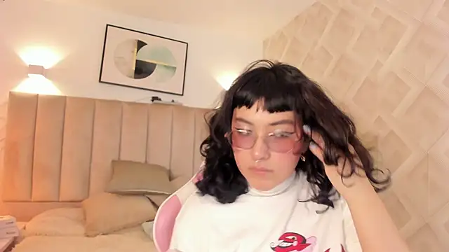 Haru Bonny online show from February 9, 9:06 pm