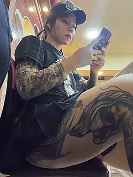 EemaHaruki online show from April 21, 5:31 pm