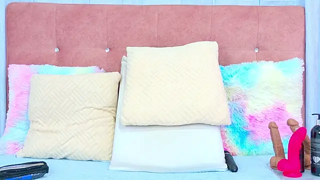 AlliciaKim online show from December 15, 7:30 pm