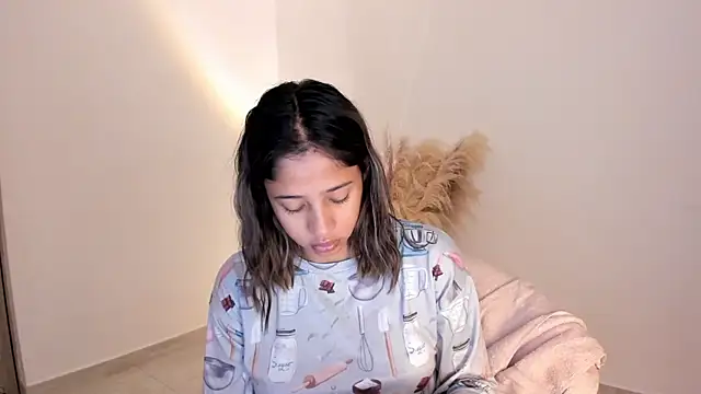 amelie murphy  online show from November 20, 1:23 pm