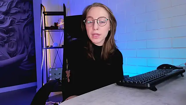 AphexQueen online show from March 20, 9:25 am