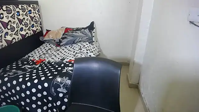 shopyymessyy online show from November 11, 6:38 pm