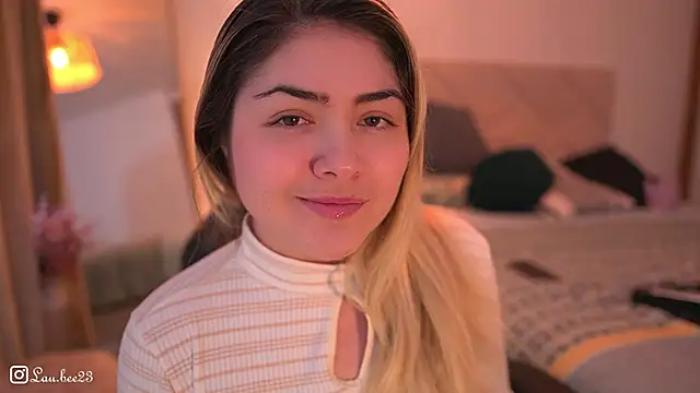 Lau Bee online show from October 30, 6:42 pm