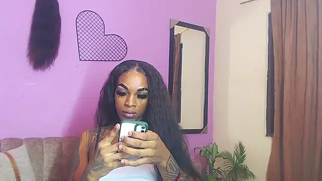 Snapshot of badgirls_cx chatting on October 4, 6:12 pm badgirls cx online show from October 4, 6:12 pm