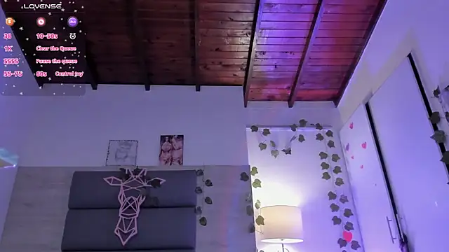 Snapshot of BonnieAnderson_ chatting on September 15, 10:17 pm BonnieAnderson online show from September 15, 10:17 pm