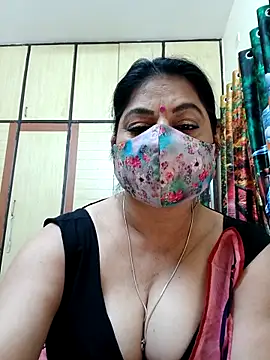 Snapshot of Ratna-777 chatting on September 25, 8:24 am Ratna-777 online show from September 25, 8:24 am