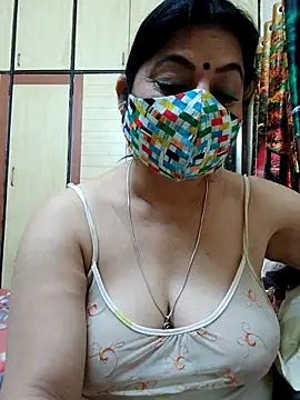 Snapshot of Ratna-777 chatting on September 10, 7:03 pm Ratna-777 online show from September 10, 7:03 pm