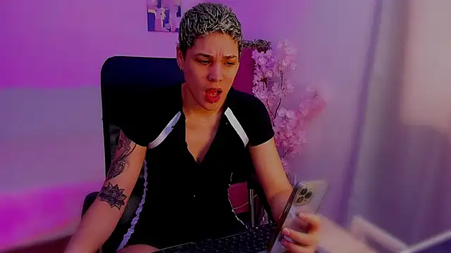 Charlee pink online show from November 14, 5:46 pm