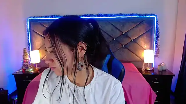 Julietacollins06 online show from December 17, 1:59 pm