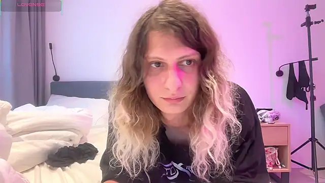 Alice Pinkhead online show from October 21, 10:19 am