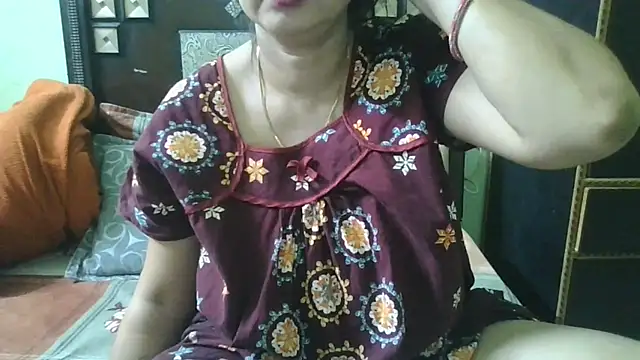 Snapshot of couplesuni chatting on September 16, 9:39 am couplesuni online show from September 16, 9:39 am