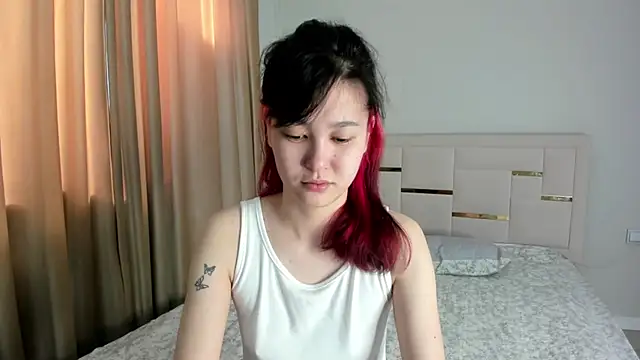 Lola Peach online show from June 1, 2:35 am