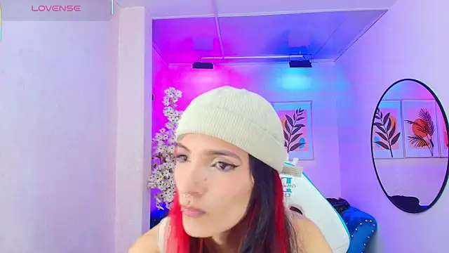 Dafne huges online show from October 22, 7:30 pm