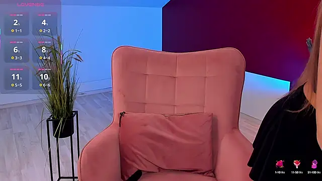 Snapshot of CherieDane chatting on October 10, 12:21 pm CherieDane online show from October 10, 12:21 pm