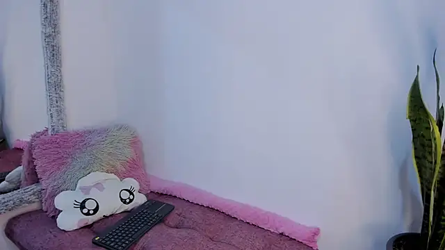 lyzzi smith01 online show from December 18, 11:42 pm