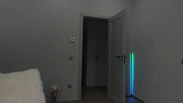  cometoseeme  online show from October 25, 1:19 pm