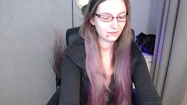 emmaxDelight online show from October 2, 5:34 am