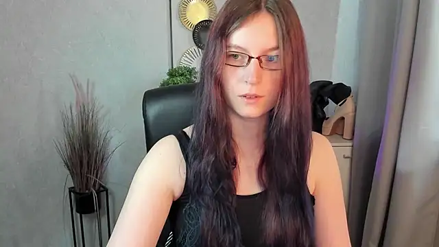 emmaxDelight online show from July 13, 6:58 am