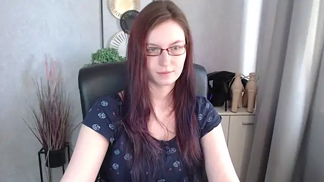 emmaxDelight online show from March 12, 1:47 pm