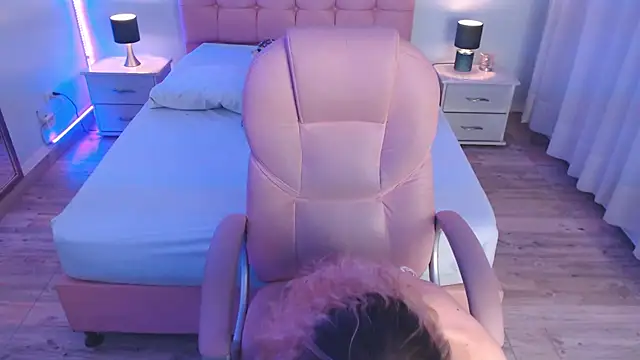 zoe jones13 online show from December 16, 3:34 am