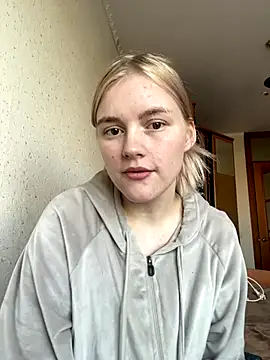 Snapshot of DaMa-1808 chatting on September 24, 11:20 am DaMa-1808 online show from September 24, 11:20 am