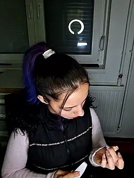 allinqueen online show from January 9, 12:15 am