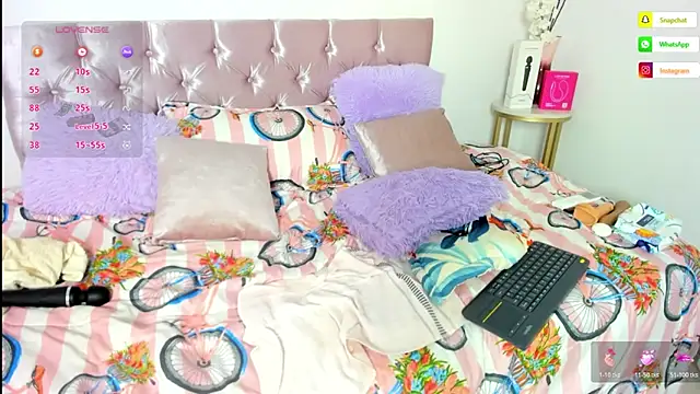 alanavega11 online show from April 14, 3:23 pm