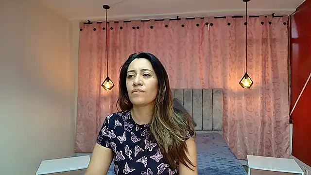 Snapshot of VioletaScott_ chatting on October 7, 1:15 pm VioletaScott online show from October 7, 1:15 pm