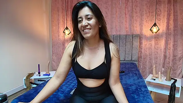 Snapshot of VioletaScott_ chatting on September 23, 2:15 pm VioletaScott online show from September 23, 2:15 pm