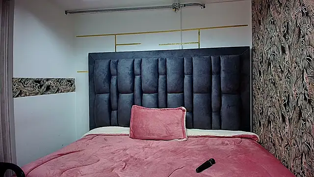 VioletaScott  online show from December 22, 1:58 pm