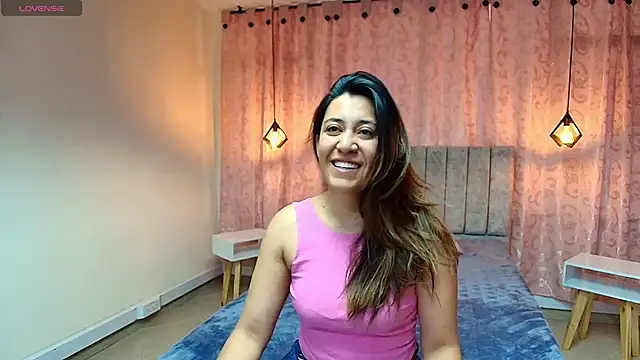 Snapshot of VioletaScott_ chatting on October 6, 1:06 pm VioletaScott online show from October 6, 1:06 pm