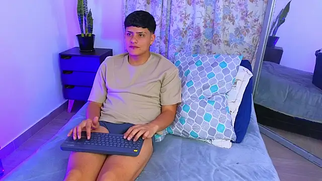 LilithAndJacob online show from September 25, 8:28 pm