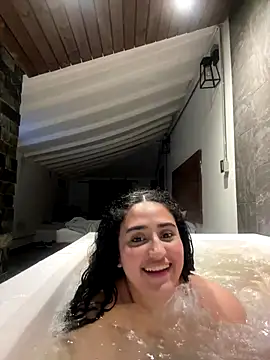 curvy jhacky online show from October 1, 5:12 am