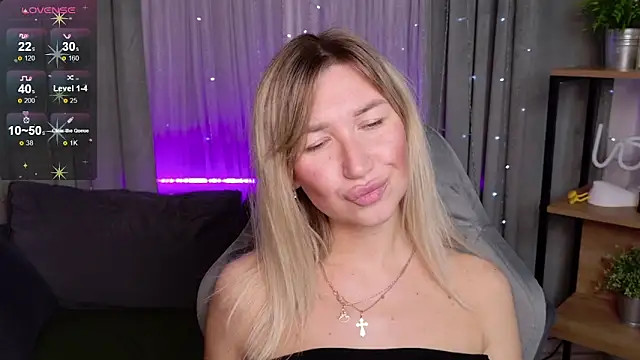 MilaBott online show from October 3, 9:20 pm