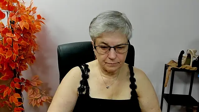 IrisDream online show from October 15, 6:27 am