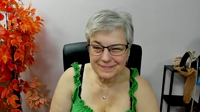 IrisDream online show from October 17, 6:49 am