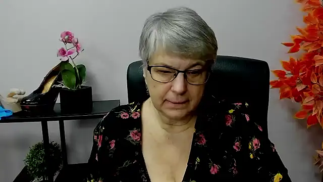 IrisDream online show from December 2, 8:48 am