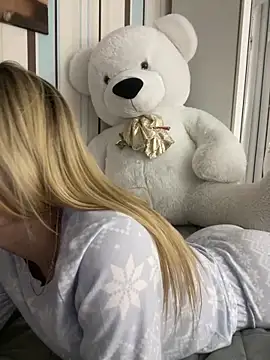 Liya my online show from December 19, 9:07 pm