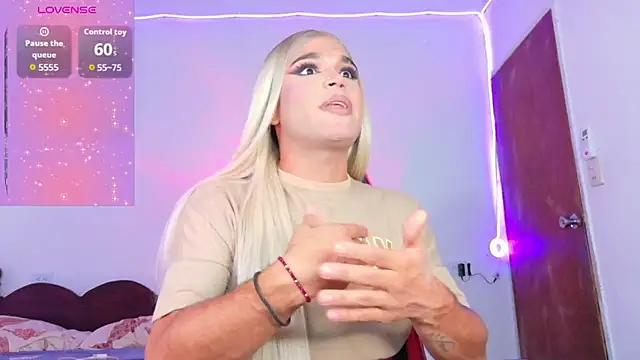 AllisonsweetZ online show from October 16, 6:32 pm