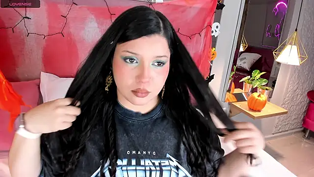 ArticaBelle online show from October 30, 4:48 am