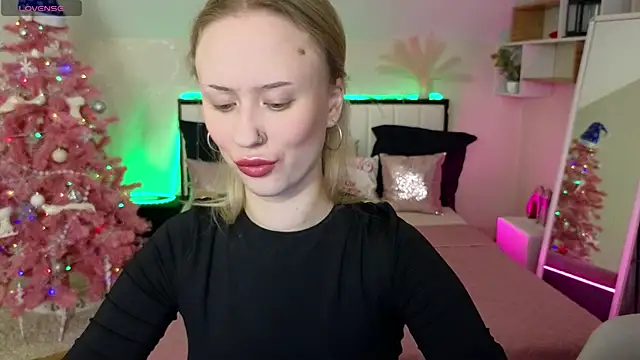 SashaBrooks online show from December 17, 2:10 pm