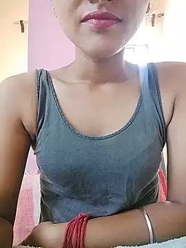 MISSQUEEN48 online show from May 26, 6:35 am