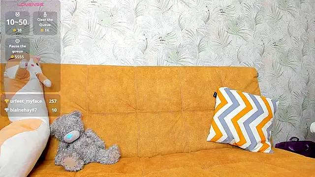 LuxieDelight online show from September 14, 1:20 pm